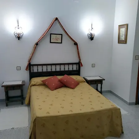 Hostal Meson La Cadena Trujillo Exterior photo
